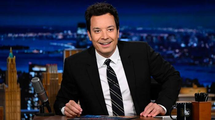 Jimmy Fallon zips into New Year: 'Here's to more fun'