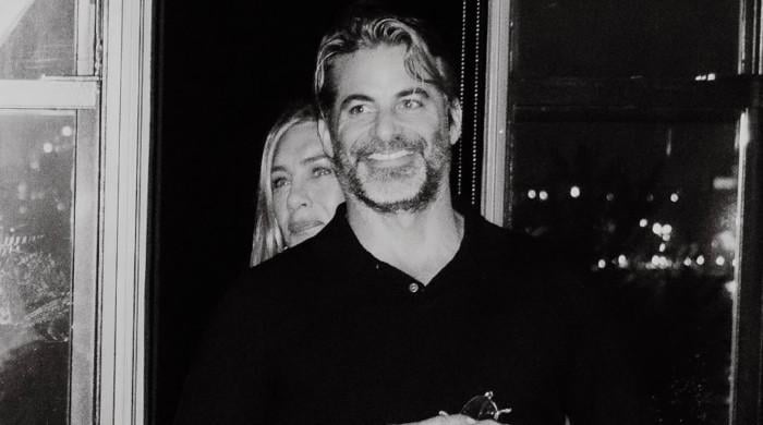 Jennifer Aniston hesitates to move in with Jim Curtis for one reason