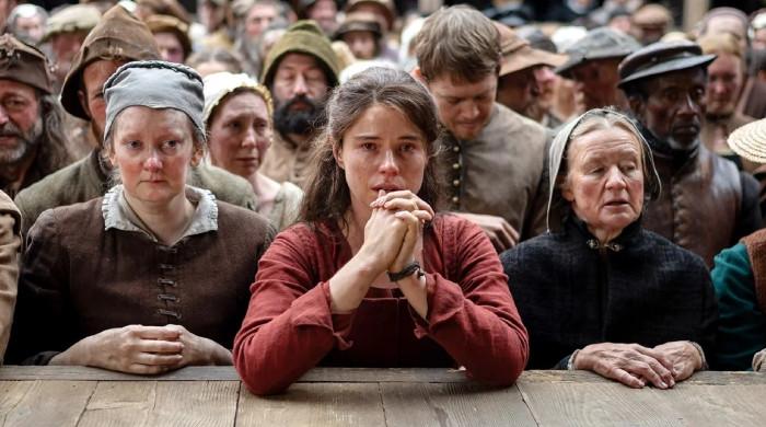 Jessie Buckley reacts to fans emotional response on ‘Hamnet'