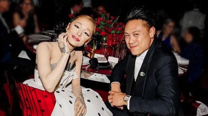 'Wicked' director Jon M. Chu, Ariana Grande's sweet exchange melt hearts