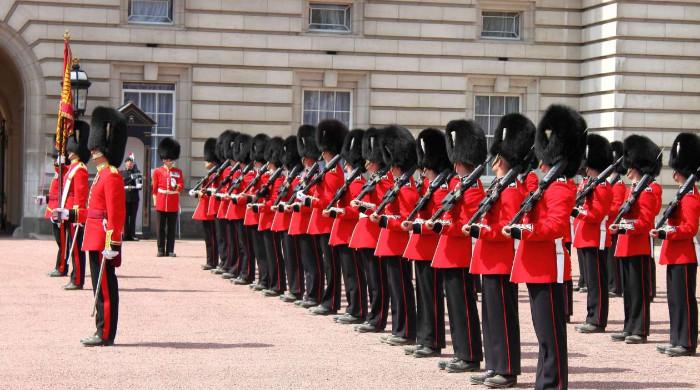 How palace guards keep tradition alive today: watch inside