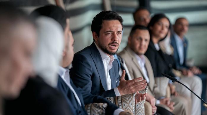 Crown Prince Hussein meets Aqaba youth for key discussions