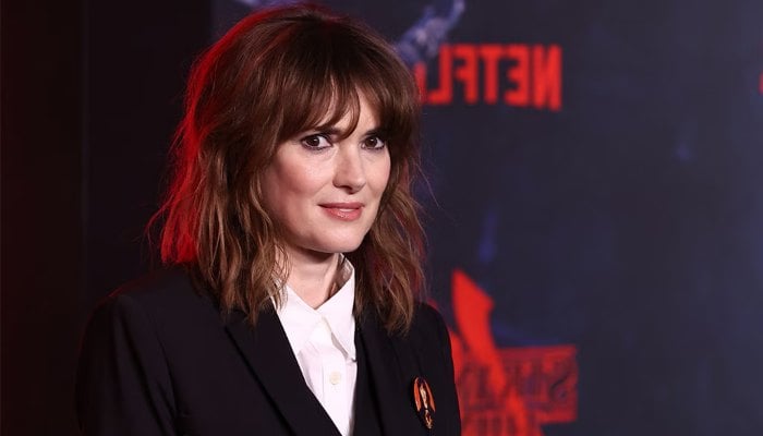 Winona Ryder on slashing Vecnas head