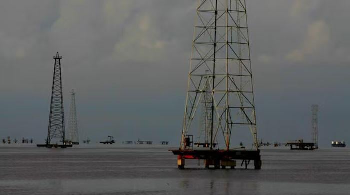 China-bound shipments at risk as Venezuela holds US oil talks