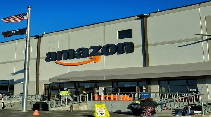 Amazon selling products from outside retailers without consent part of Shop Direct feature