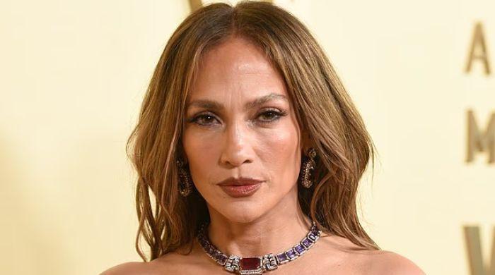 Jennifer Lopez dazzles in eye-popping dress during 'Globes weekend'