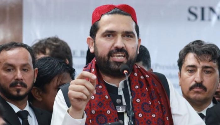Khyber Pakhtunkhwa Chief Minister Sohail Afridi addresses the Sindh High Court Bar Association (SHCBA) in Karachi on January 12, 2026. — Facebook/Muhammad Sohail Afridi