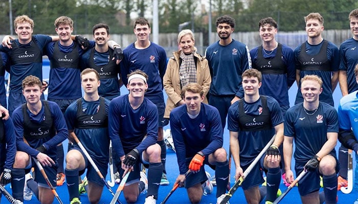 Duchess Sophie meets GB hockey stars after gym session