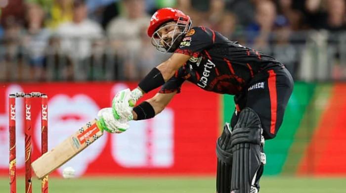 WATCH: Melbourne captain retires Mohammad Rizwan during BBL 15 game