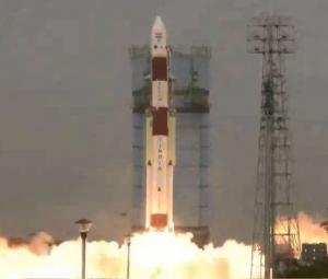 WATCH: Indian rocket launch loses control after liftoff in fresh blow to ISRO