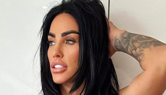 Katie as she left cryptic messages about her relationship status