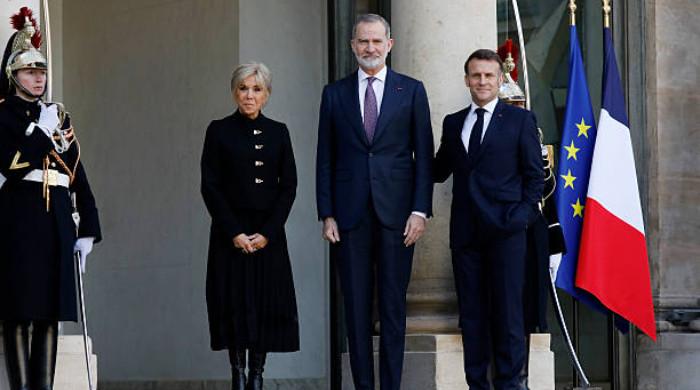 King Felipe leaves Queen Letizia in diplomatic mission to France