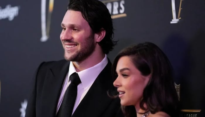 Hailee Steinfeld gushes about red-carpet run with famed actor