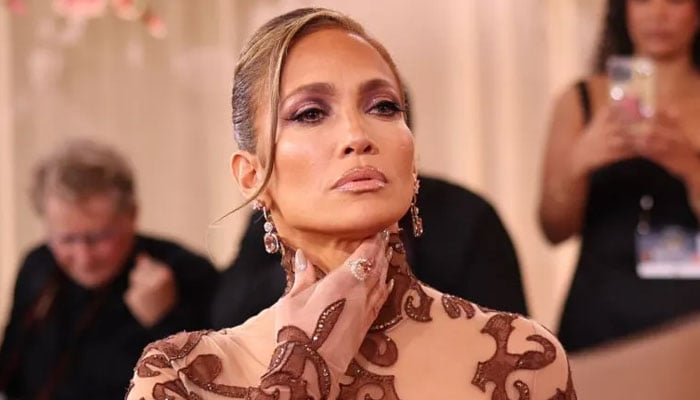 Jennifer Lopez ‘rude glambot moment unmasked after major backlash