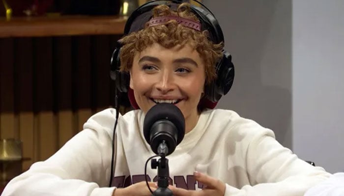 Sabrina Carpenter makes ‘SNL’ return with surprising cameo