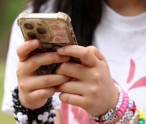 UK, France mull social media bans for youth amid rage restriction debate