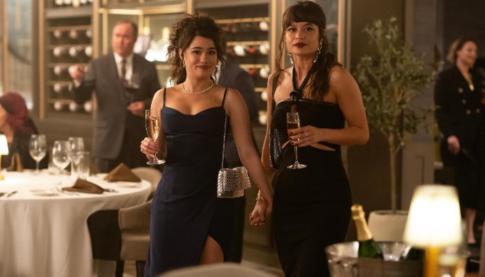 ‘Tell Me Lies’ Stephen’s hold threatens to control Pippa’s story