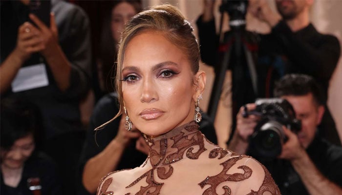 Jennifer Lopez ‘staged’ outing after viral glambot moment causes uproar