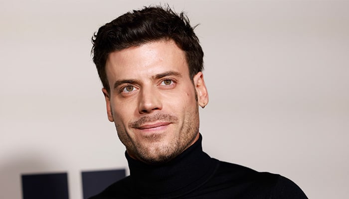 Who slid into ‘Heated Rivalry’ star François Arnaud DMs?