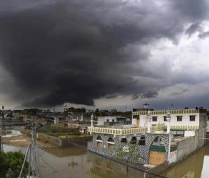 Rainfall, strong cold spell expected in Karachi from tomorrow