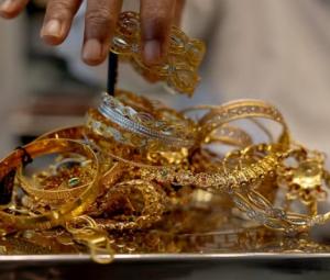 Gold crosses Rs500,000 mark for first time in Pakistan's history