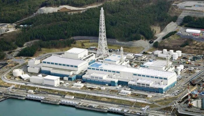 Japan shuts down reactor at worlds largest nuclear plant hours after restart