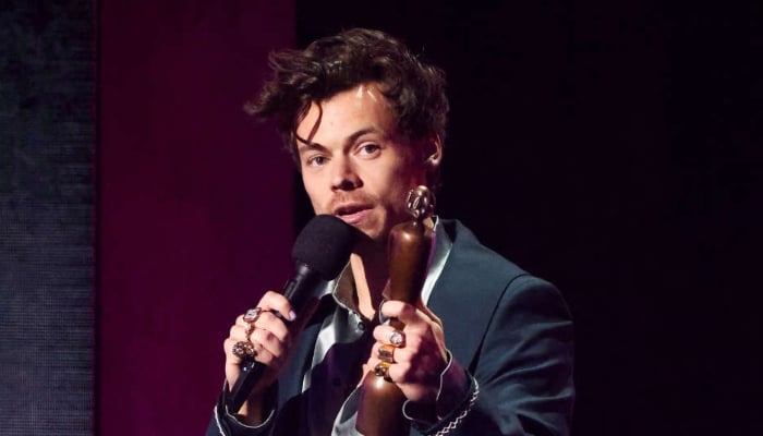Harry Styles explains paparazzi shot which went viral on social media