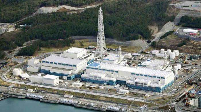 Japan shuts down reactor at world's largest nuclear plant hours after restart