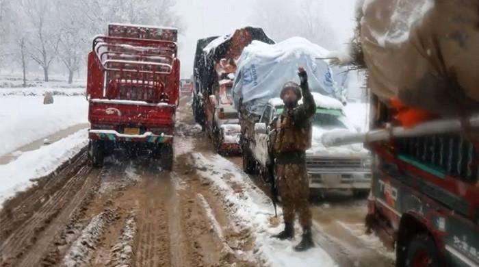 Tirah families face heavy snowfall, freezing cold during evacuation