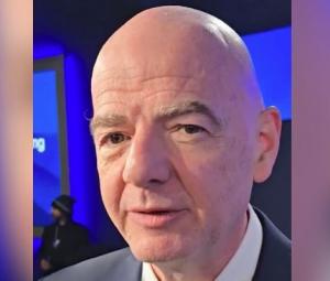 Fifa president says he will visit Pakistan 'soon' to promote football