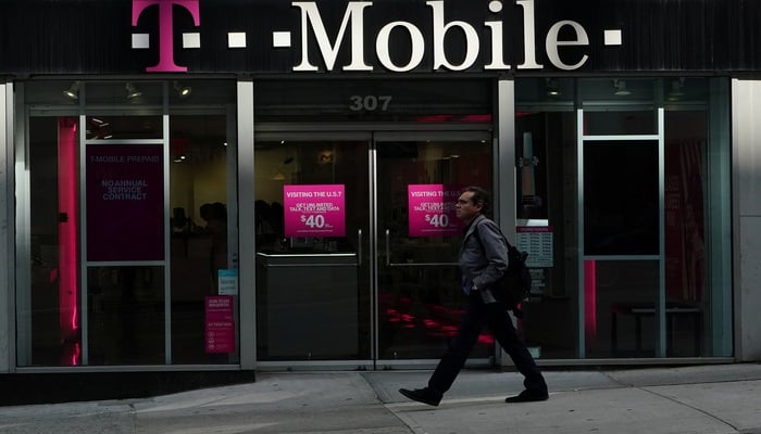 T-Mobile offering free cellular Starlink in US amid Winter Storm Fern