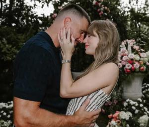 Taylor Swift, Travis Kelce moms share sweet outing at Sundance