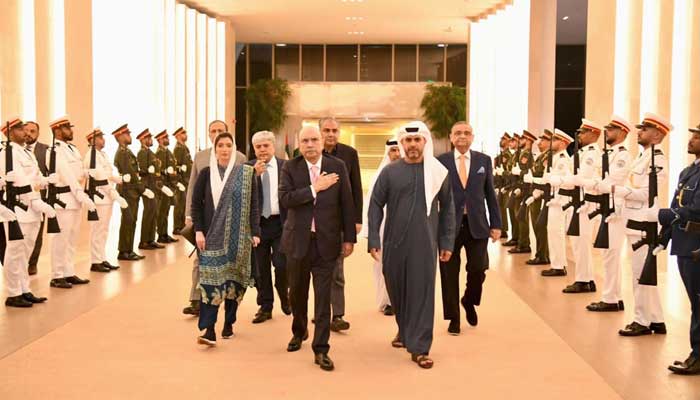 President Asif Ali Zardari and First Lady Bibi Aseefa Bhutto Zardari being received by the Minister of Justice of the United Arab Emirates Abdullah bin Sultan bin Awad Al Nuaimi at the Presidential Flight Terminal of Zayed International Airport on January 26, 2026. — PID