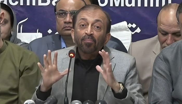 Muttahida Qaumi Movement-Pakistan  leader Farooq Sattar addresses a press conference on January 27, 2026. — YouTube/Geo News/screengrab