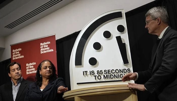 What pushed Doomsday clock to 85 seconds to midnight in 2026?