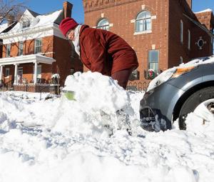 Millions dig out after US snowstorm; subfreezing temperatures to persist