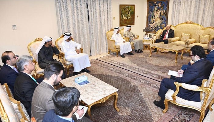 President Asif Ali Zardari meets Sultan Ahmed bin Sulayem, Group Chairman and Chief Executive Officer of DP World in Dubai. — PID