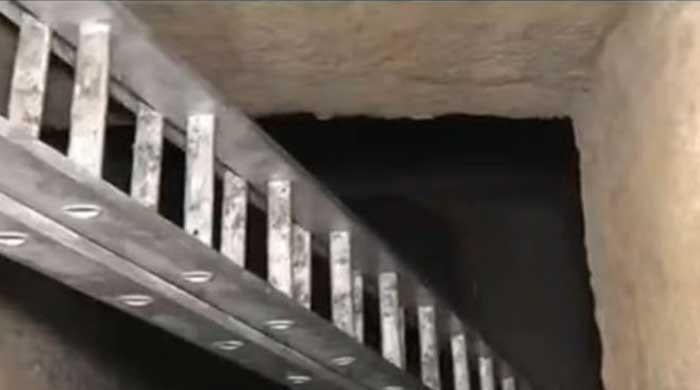 Search underway as mother, daughter purportedly fall into sewerage line in Lahore