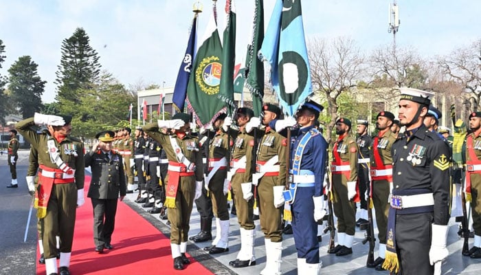 Turkiye’s Chief of General Staff General Selcuk Bayraktaroglu receives guard of honour. — ISPR
