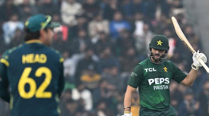 Pakistan set Australia massive 199-run target in second T20I