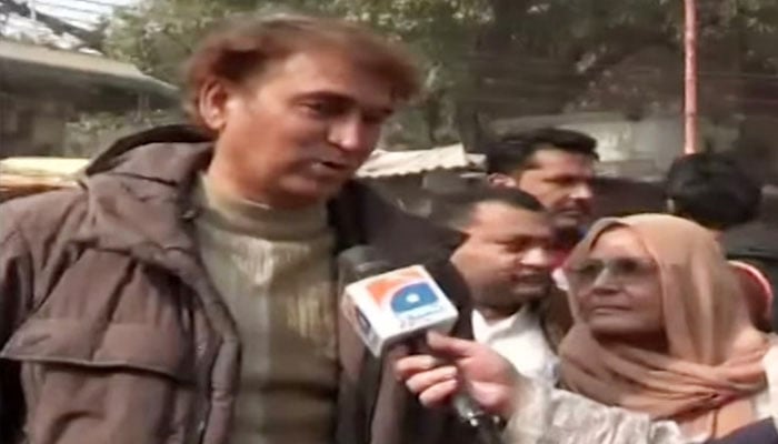 A Pakistani couple, who returned to Lahore from Europe to celebrate Basant, speaks to Geo News. — YouTube/Geo News/screengrab