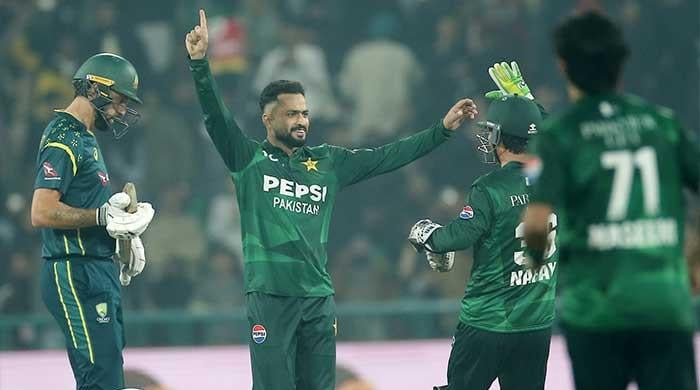 Pakistan complete T20I series sweep with crushing win over Australia