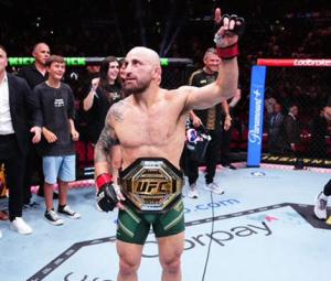 UFC 325: Volkanovski beats Lopes in rematch to defend UFC featherweight title