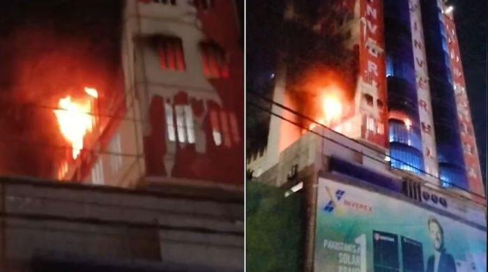 No casualties as fire brought under control at Karachi's mobile market