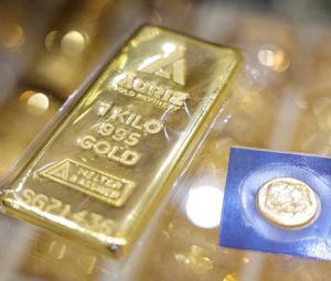 Gold plunges below Rs500,000 per tola in Pakistan