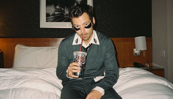 Harry Styles enjoys new high with ‘Aperture’ after shutting down 1D reunion