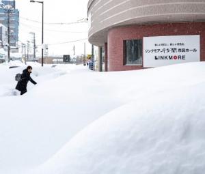 Death toll from heavy Japan snow hits 30