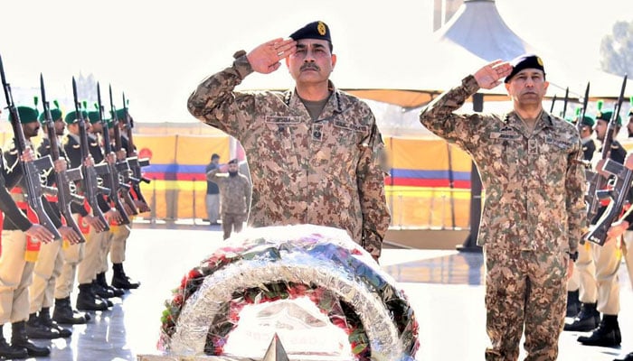 CDF lays wreath at the Jammu and Kashmir Martyrs Monument in Muzaffarabad on Feb 5, 2026. — ISPR