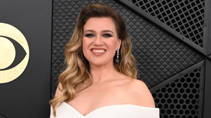 Kelly Clarkson reveals her life's 'next chapter' as she steps away from show