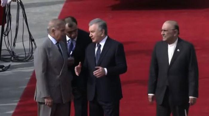 Uzbek President Shavkat Mirziyoyev gets red carpet welcome in Pakistan